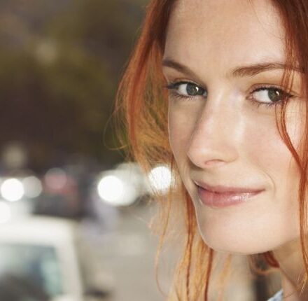 Cabello teñido: ¿cómo puedo volver a mi color natural?