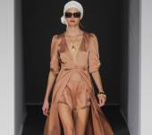 Tres maneras de lucir un fular para un look bohemio